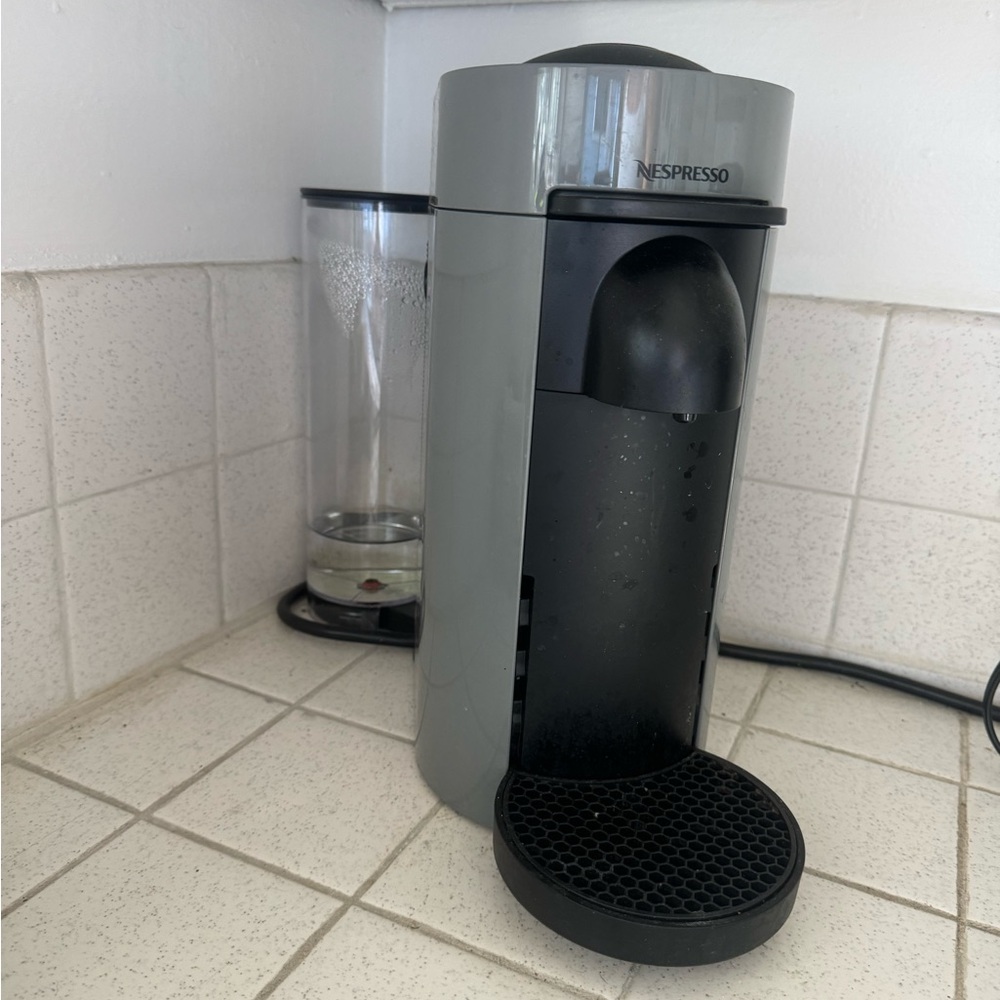 NESPRESSO VERTUO MACHINE